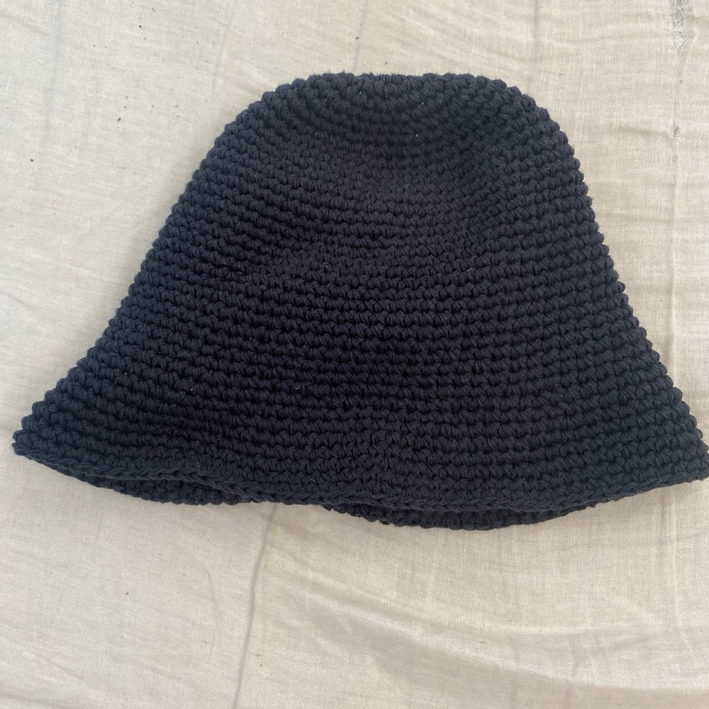 Aritzia Black Knit Bucket Hat
